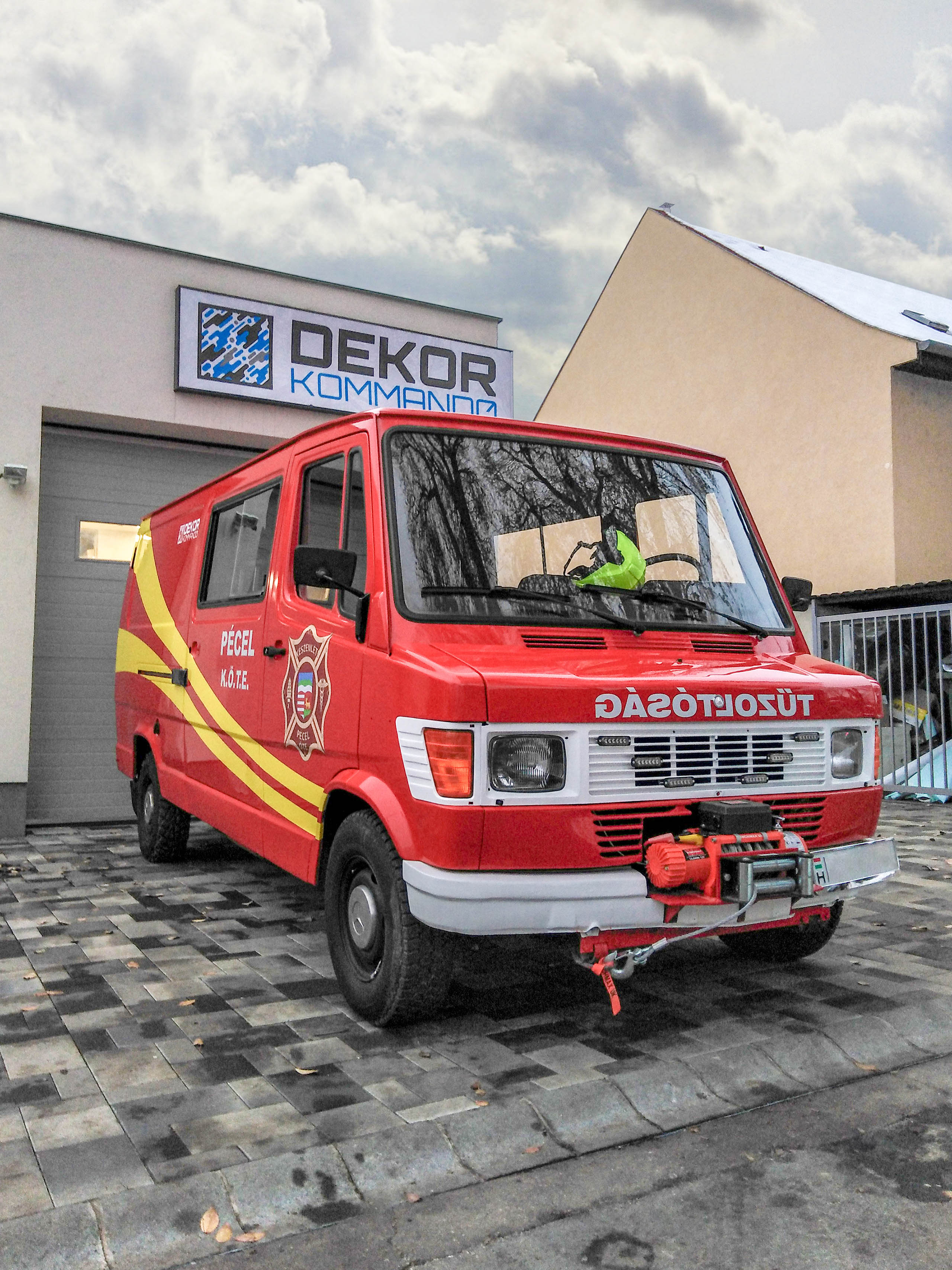 Péceli Készenléti Önkéntes Tűzoltó Egyesület autódekoráció